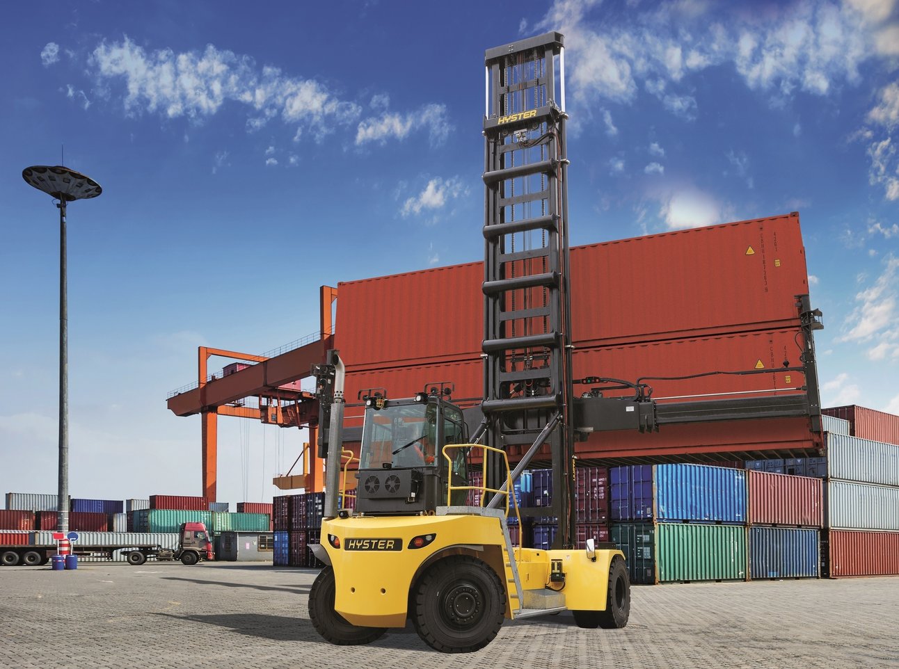 20171017133743320_hyster-container-handler.jpg