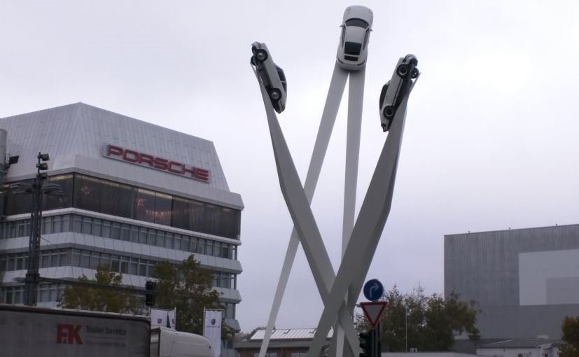 201768135934585_porsche.jpg