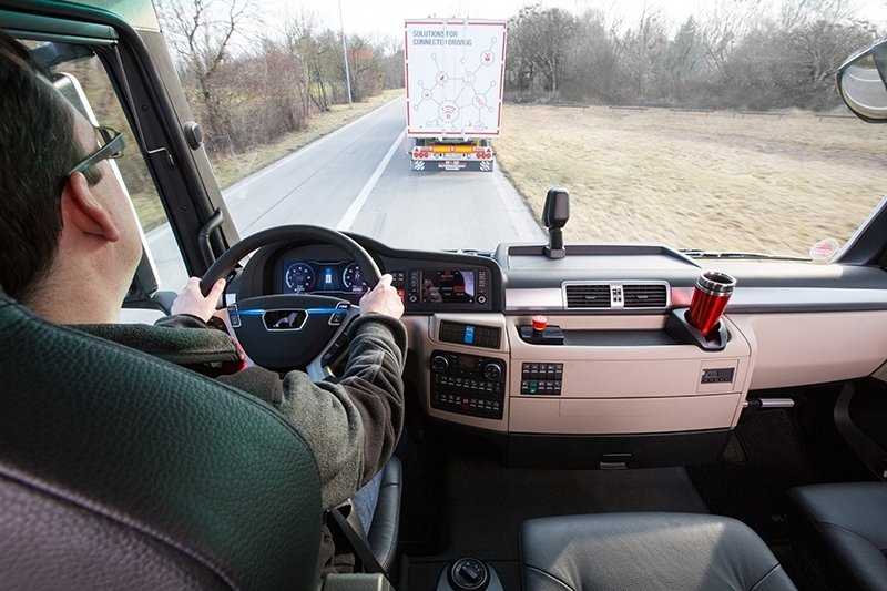 2018227135340234_db-shenker-en-man-platooning.jpg