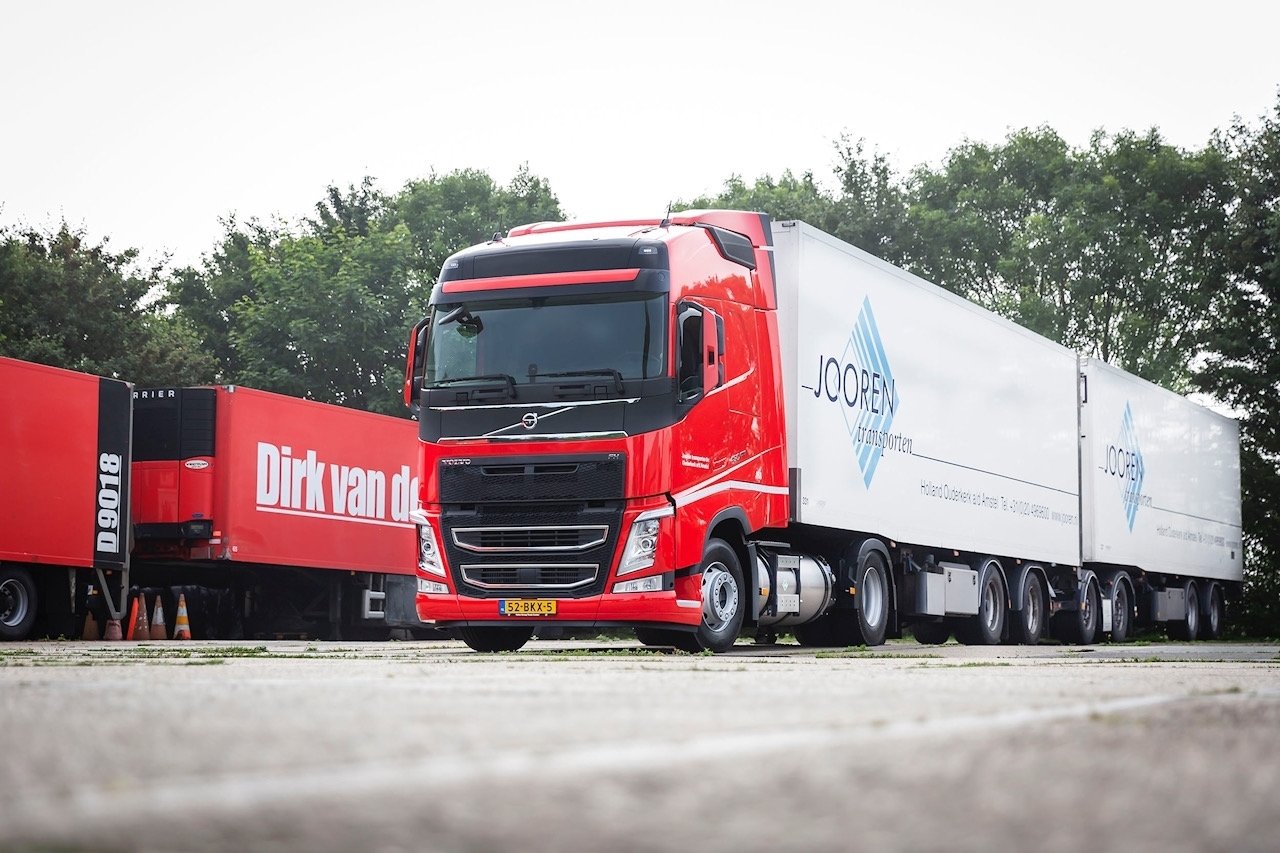 2018614145631301_volvo-trucks-lng.jpg