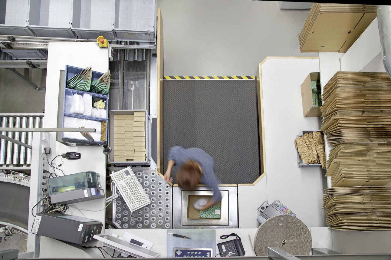 201882815440910_witron-phoenix-contact.jpg