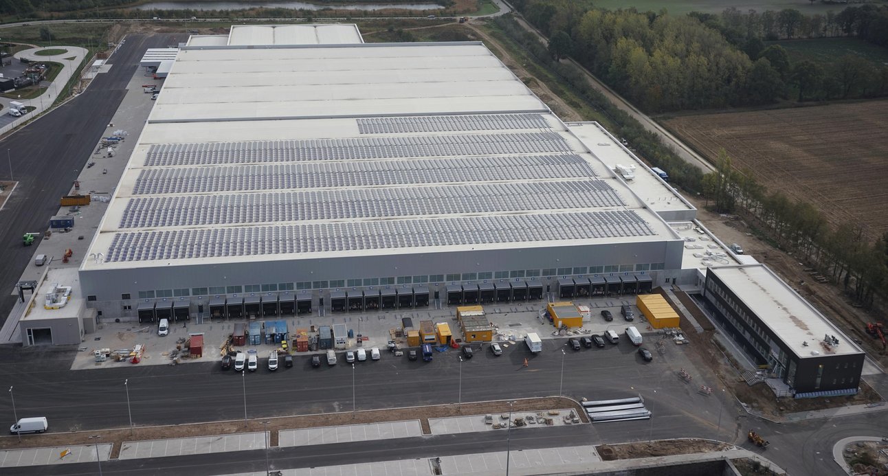 2019225103136263_foto-1-luchtofoto-distributiecentrum--korte-kant-loskades.jpg