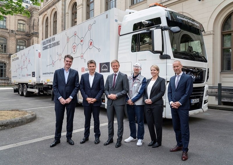 2019521132821226_platooning.jpg