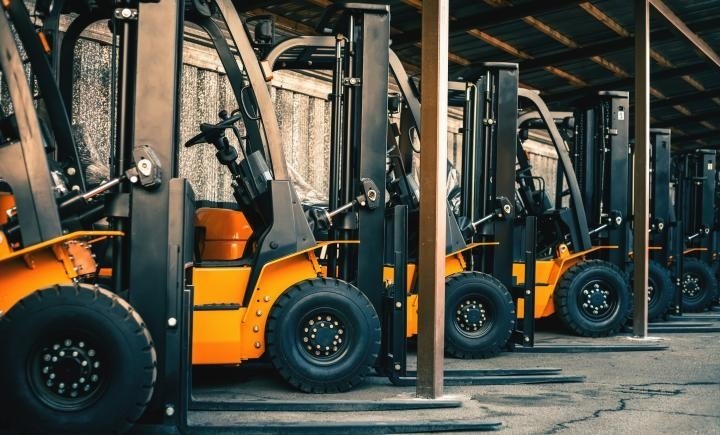 202078173424720_heftrucks.jpeg