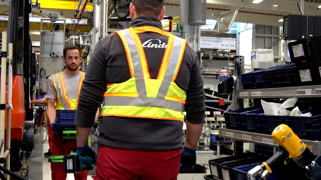 2020827151419825_linde-secure-distance-vest.jpg