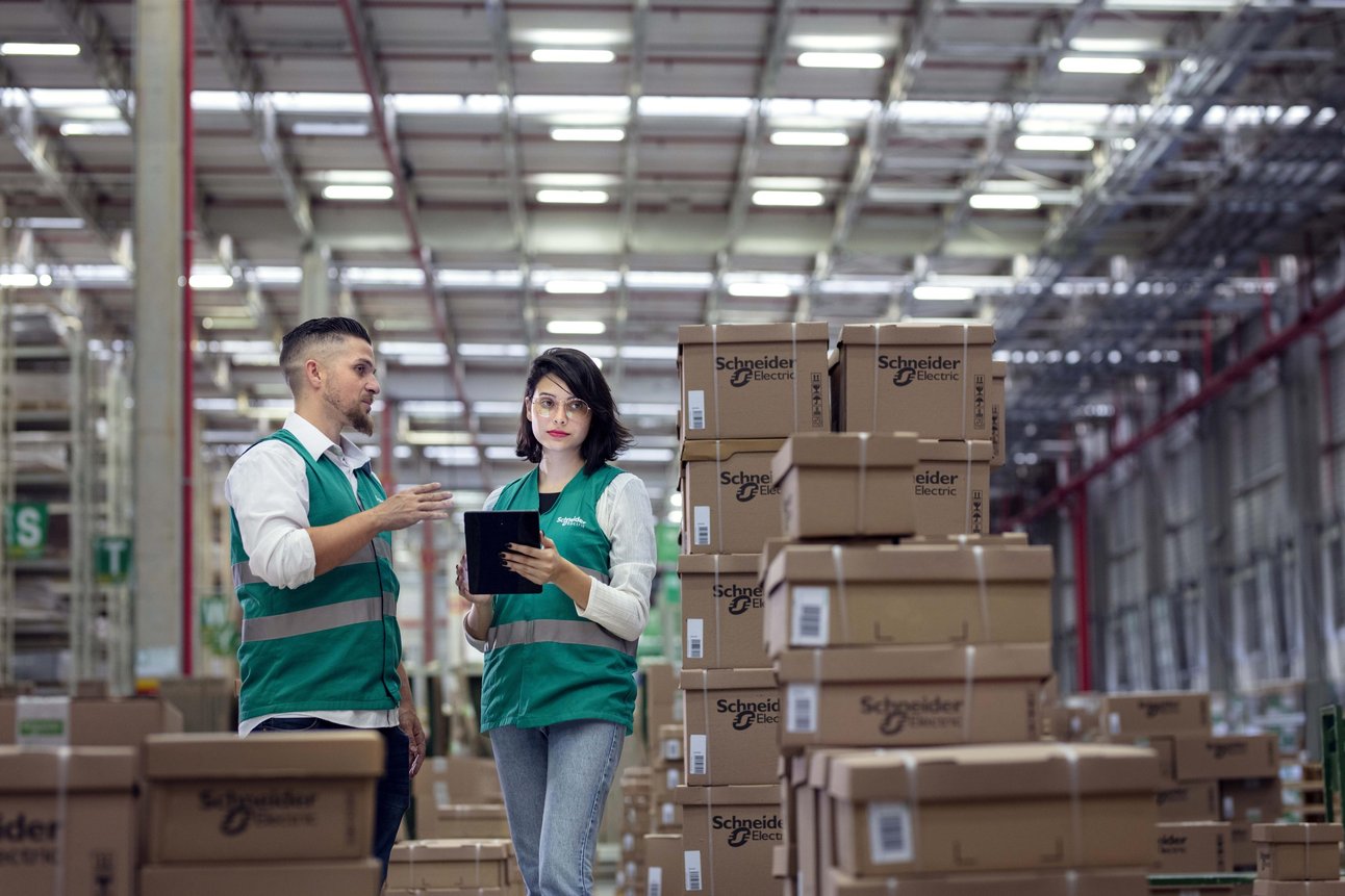 2020922145337526_foto-1-schneider-electric--smart-distribution-center-cajamar-q8a9662lr.jpg