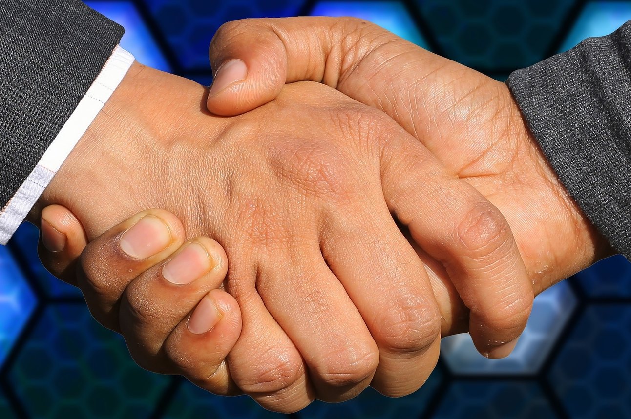 20211019145241475_handshake.jpg