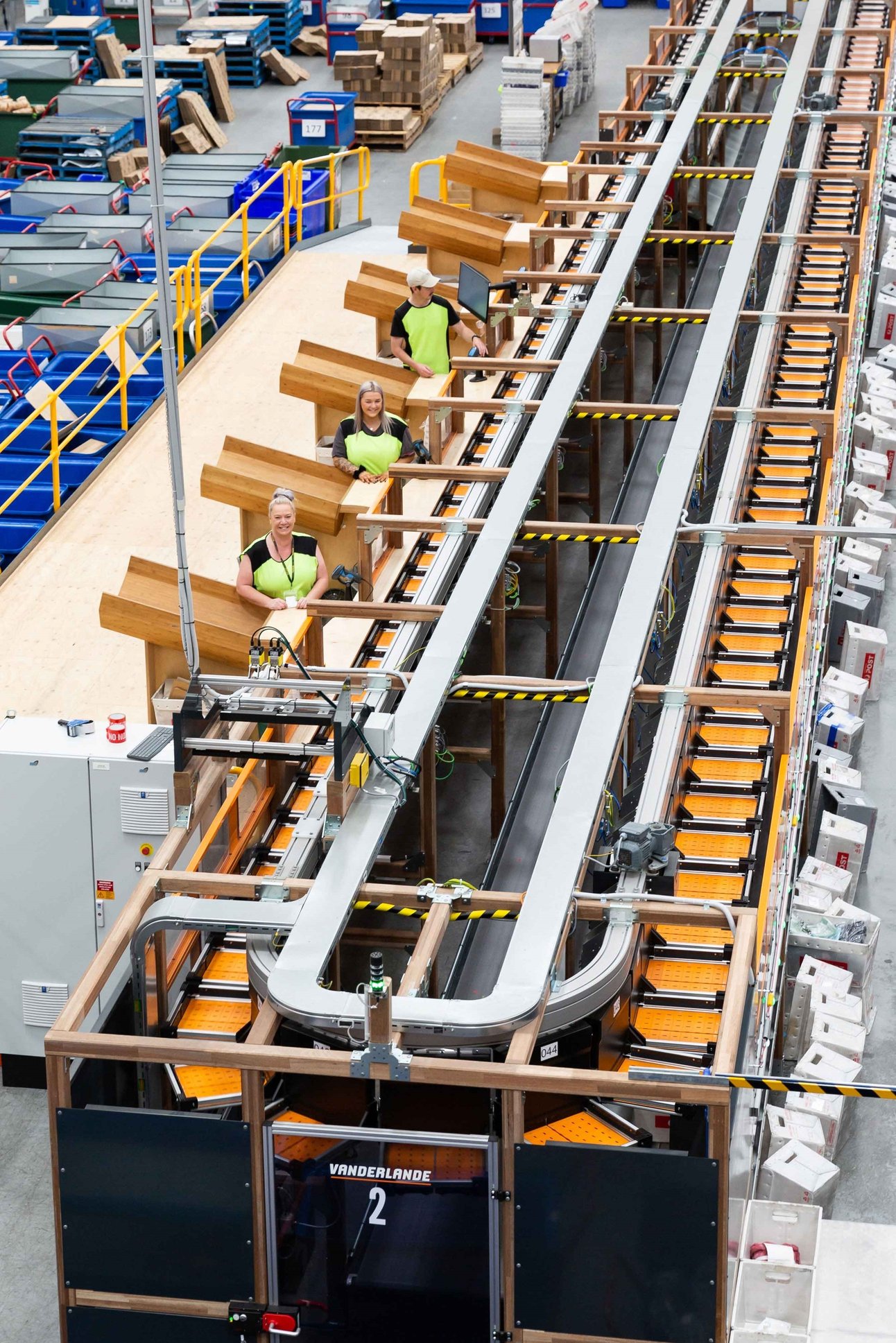 202146155040927_vanderlande-traysorter.jpg