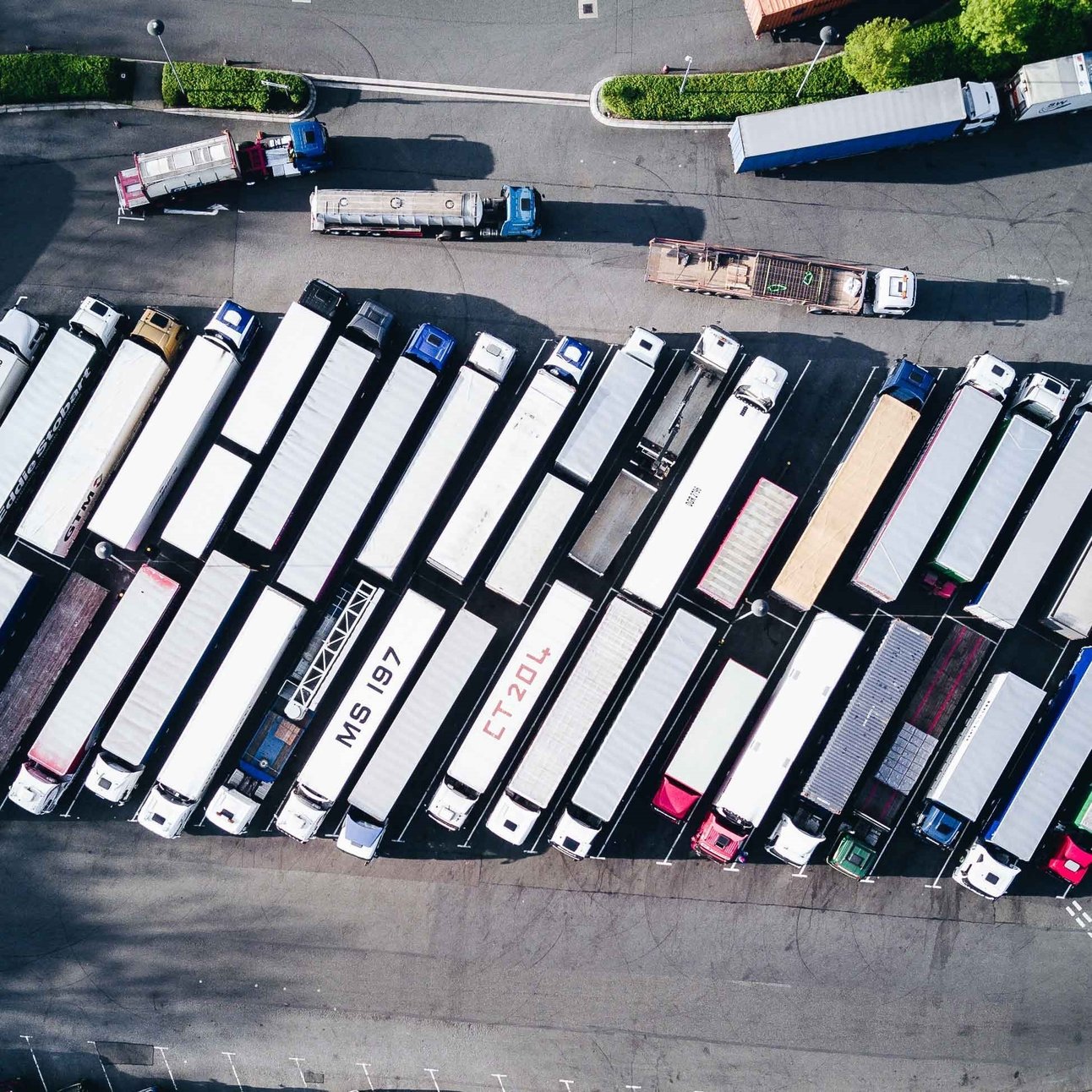 2021511145632559_trucks.jpg