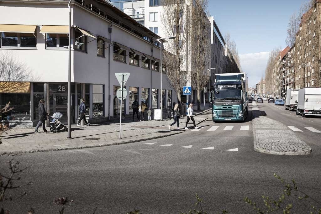 20216115382147_volvo-electric.jpg