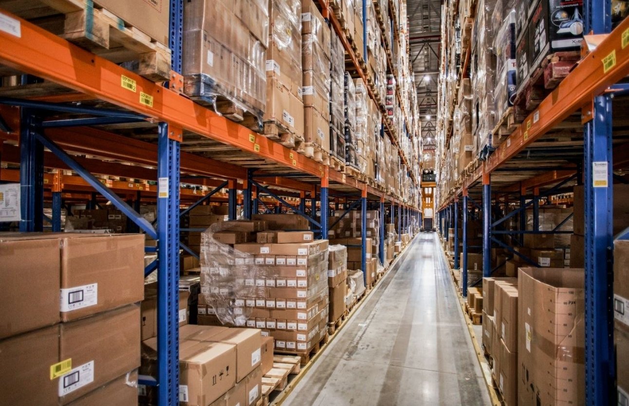2022104142347350_advertorial-ahlers-warehouse3.jpg