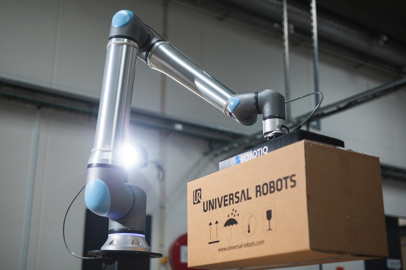 202212231138362_foto-3-universal-robots-ur20.jpg