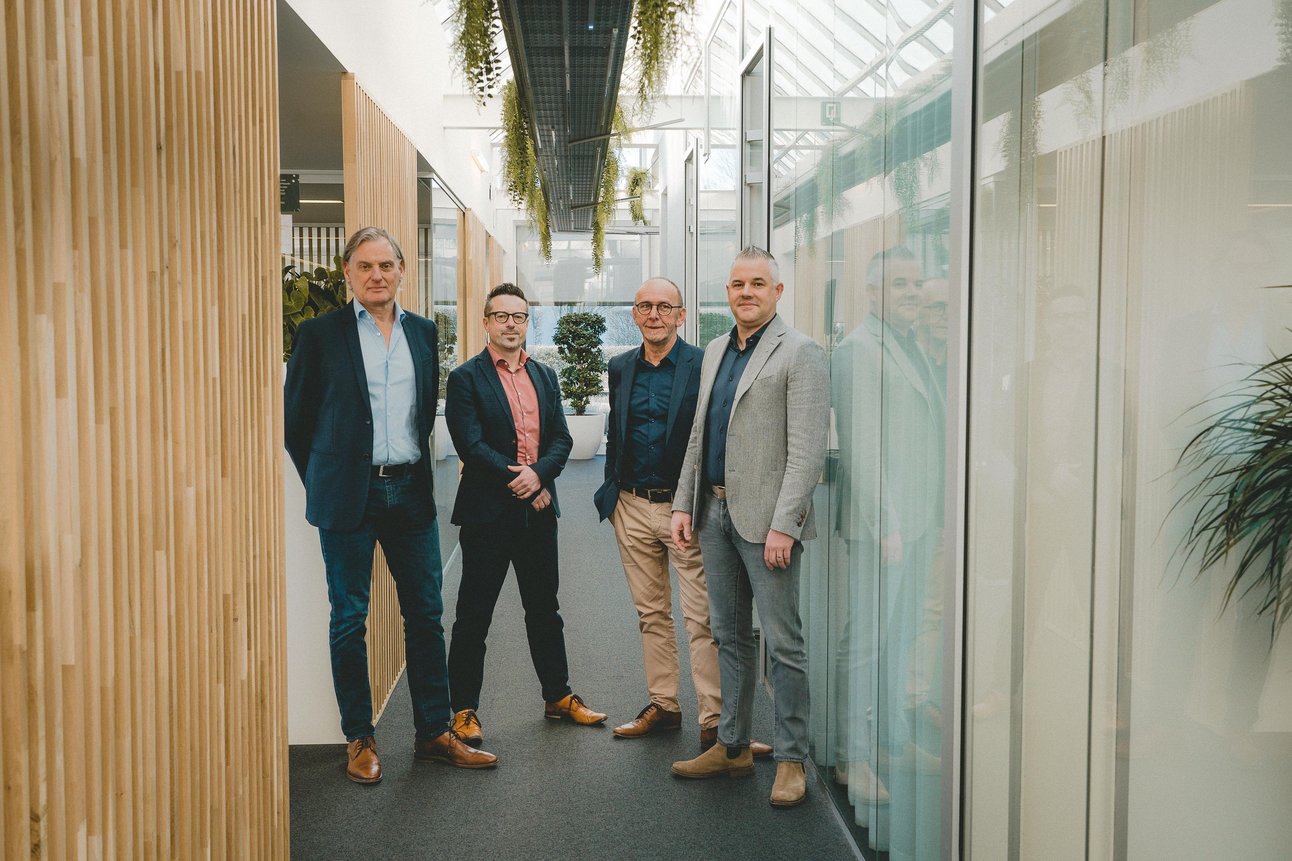 20223291635711_thevaluechain-neemt-canguru-over-geert-de-winter-jeroen-poot-ivan-leysen-dieter-oversteyns-1.jpg