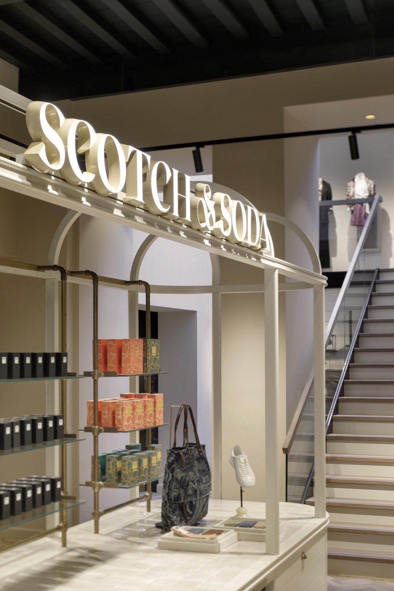 20224514910623_foto-manhattan-scotch-soda.jpg