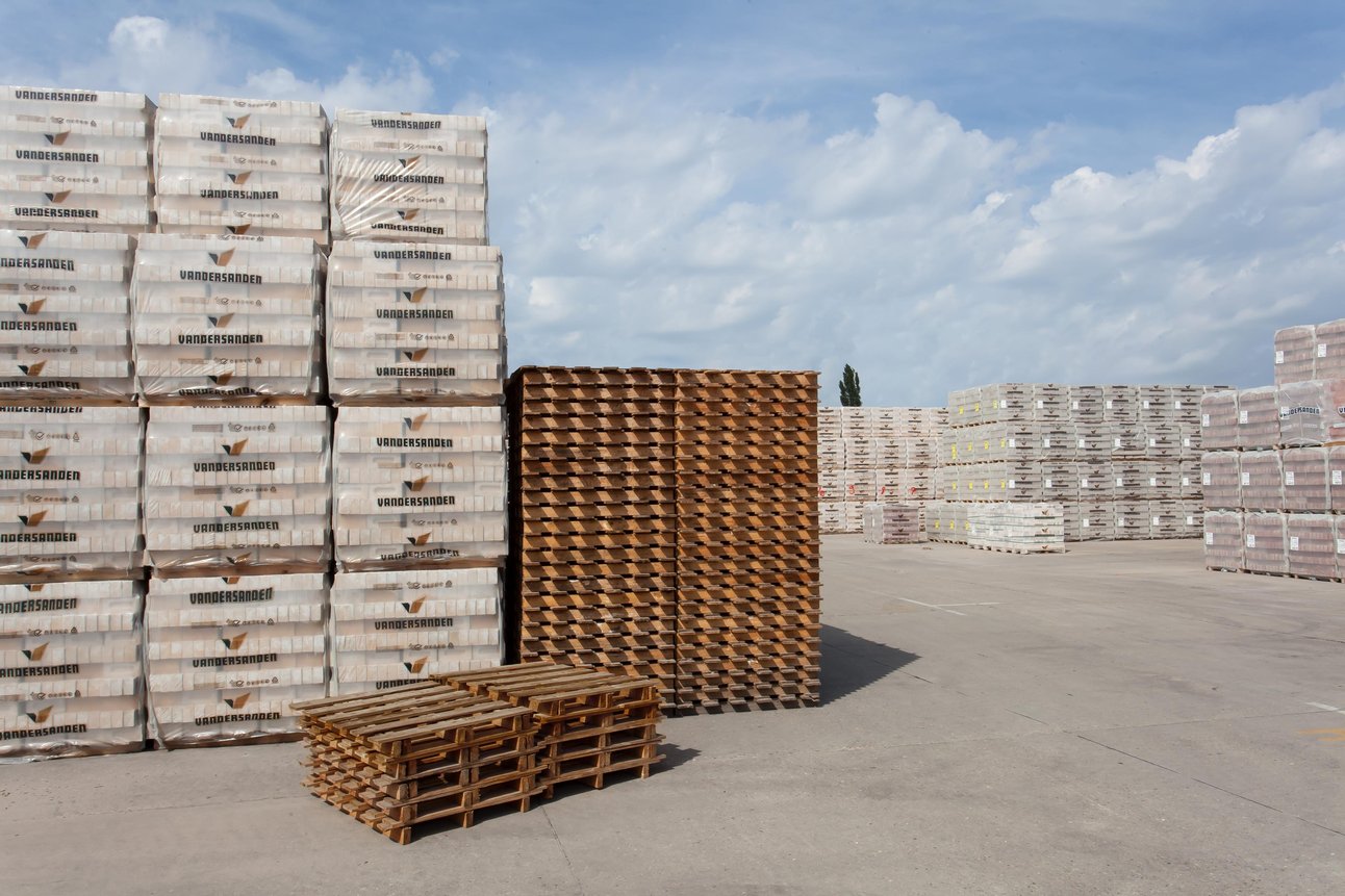 202292714219395_vandersanden-pallets.jpg