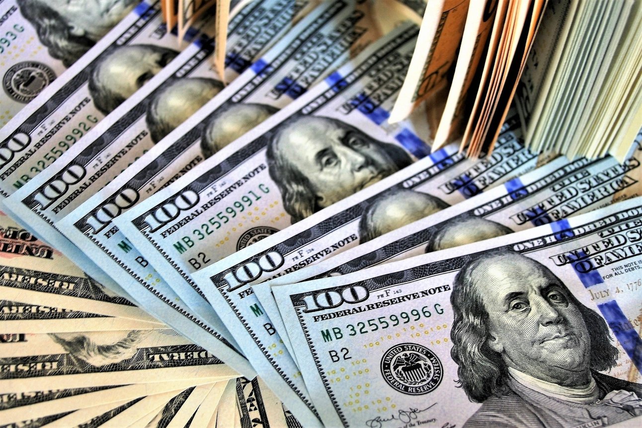 202312413442505_dollars.jpg