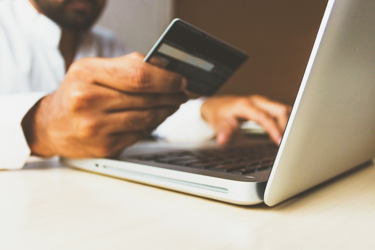 2023530153524806_online-shopping.jpg