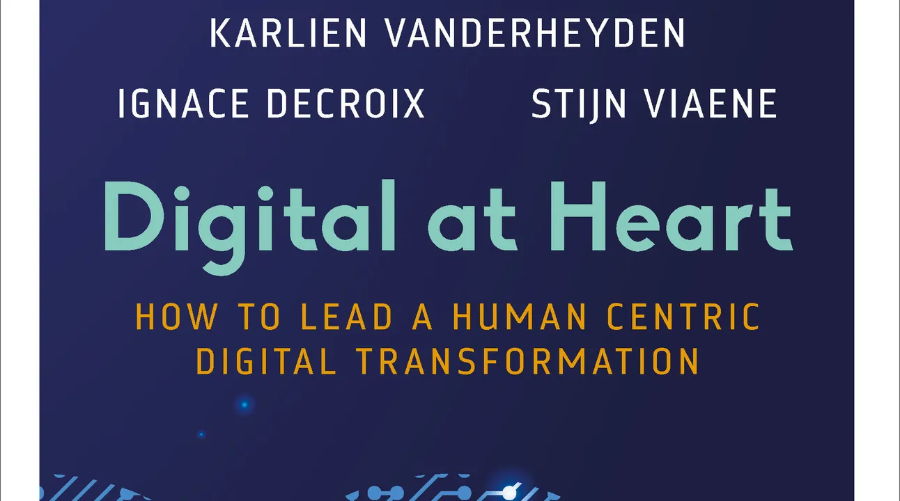 Foto 3_VOOR KADER 1_Cover boek Digital at heart