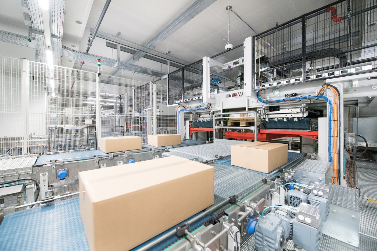 Fulfillment-Center-Coop-TGW-Logistics